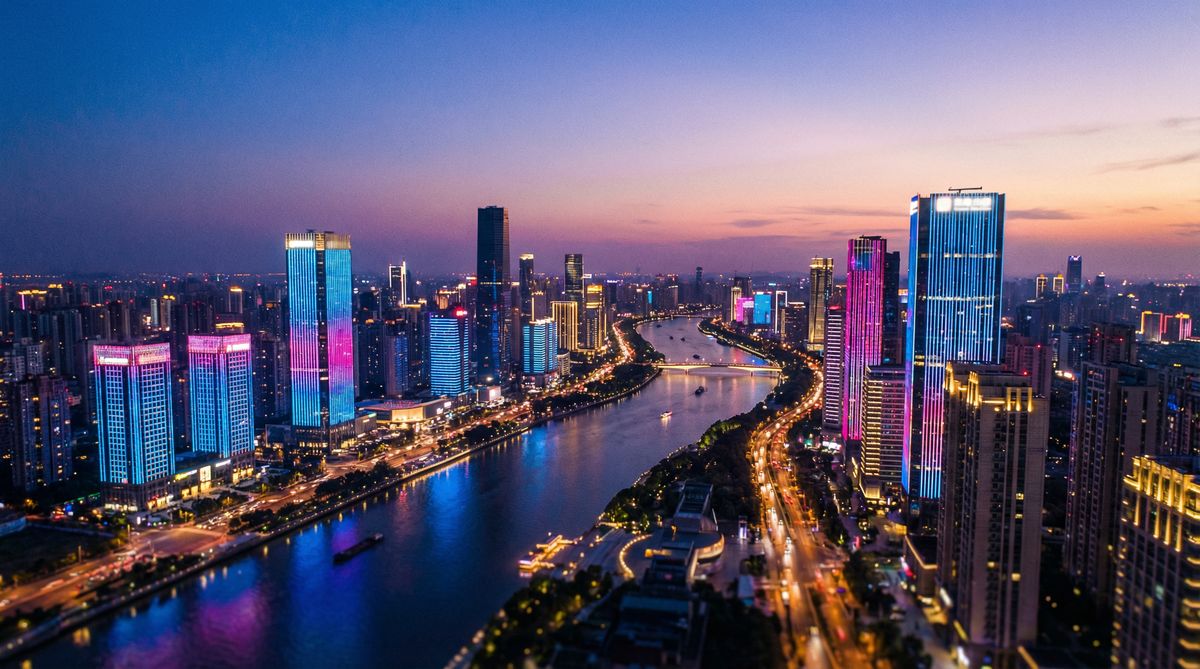 兄妹乱伦城市夜景航拍视频